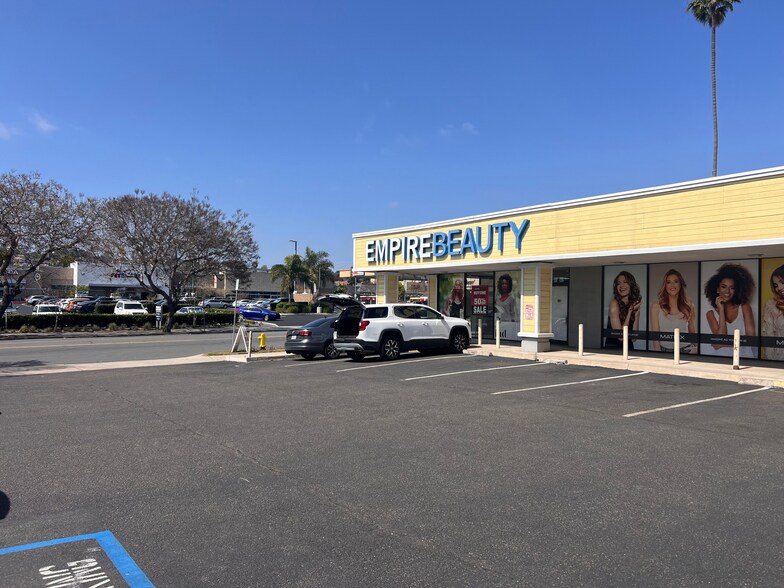 More Photos Of 1631-1637 Garnet Ave, San Diego General Retail For Sale