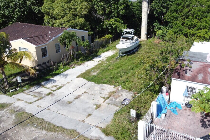 More Photos Of 321 NW 37th St, Miami Land For Sale