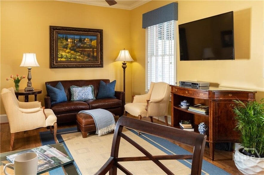 More Photos Of 109 W Liberty St, Savannah Hospitality For Sale