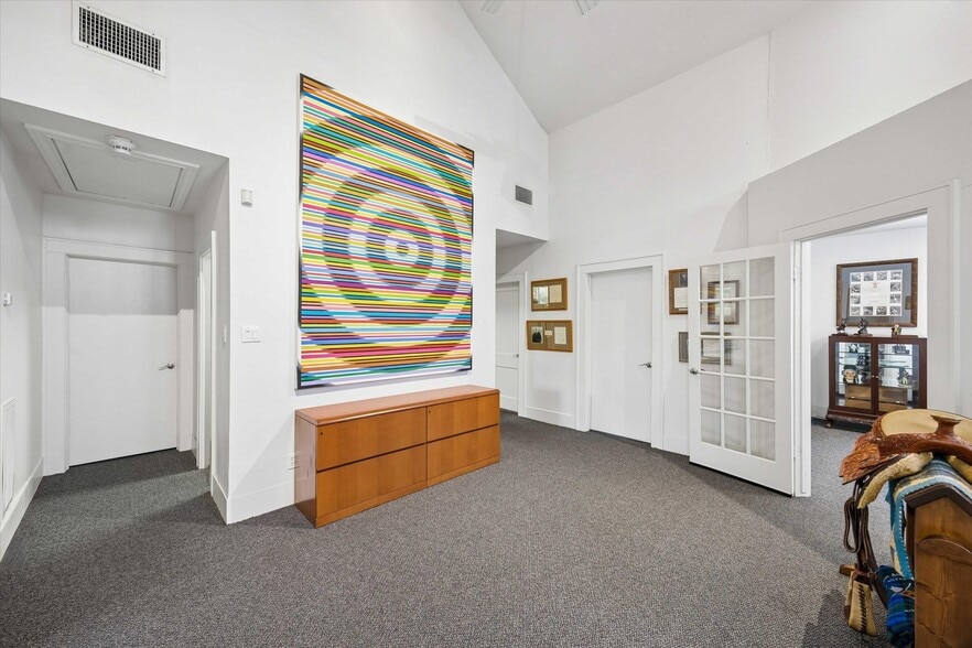 More Photos Of 1601 Westheimer Rd, Houston Office For Sale