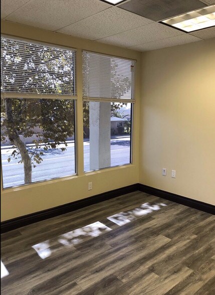 More Photos Of 1415 E 17th St, Santa Ana Office For Lease
