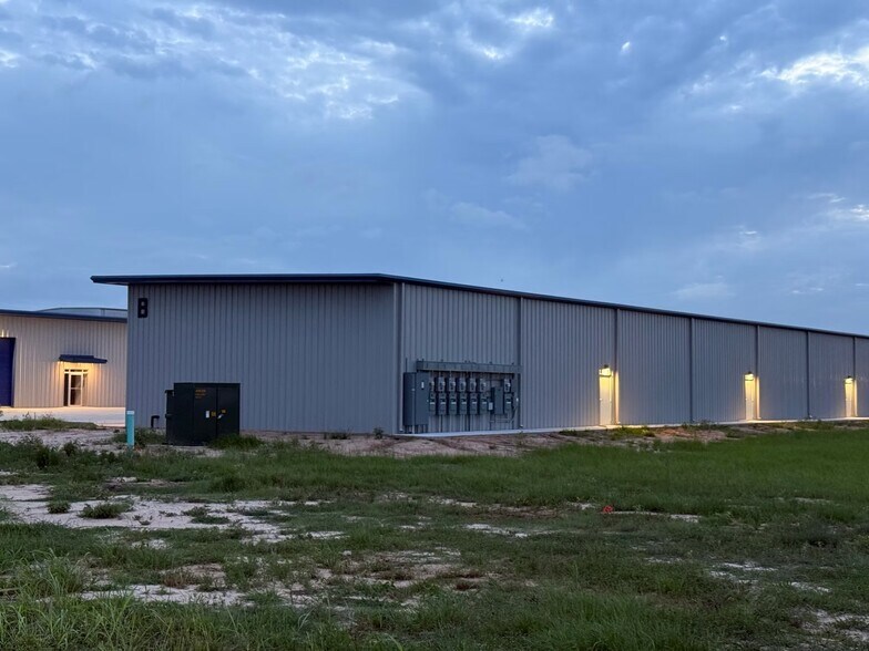 More Photos Of 880 Blasingame Road, Hempstead Industrial For Lease