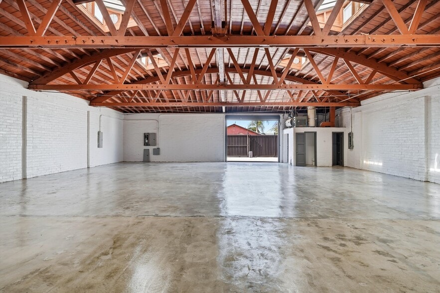 More Photos Of 11317 Atlantic Ave, Lynwood Warehouse For Sale