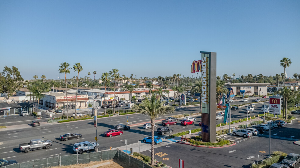 More Photos Of 7886 Beach Blvd, Buena Park Freestanding For Sale