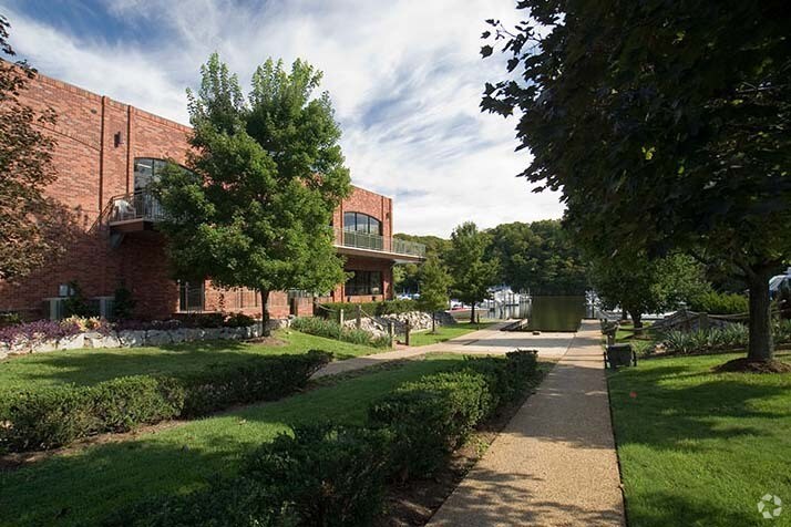 More Photos Of 13200 Marina Way, Woodbridge Office For Lease