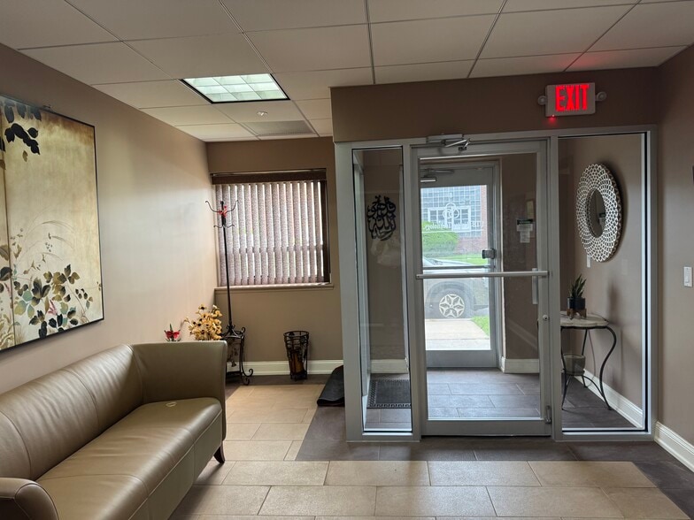 More Photos Of 146 E 2nd St, Mineola Warehouse For Sale