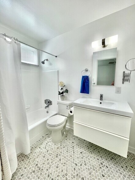 More Photos Of 1453 S Westgate Ave, Los Angeles Apartments For Sale