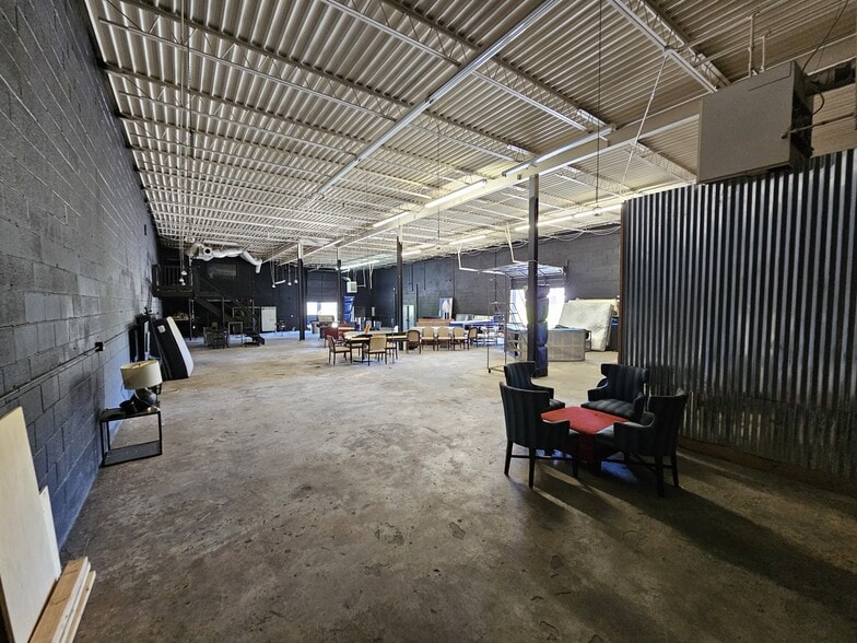 More Photos Of 400 Northside Dr NW, Atlanta Showroom For Sale