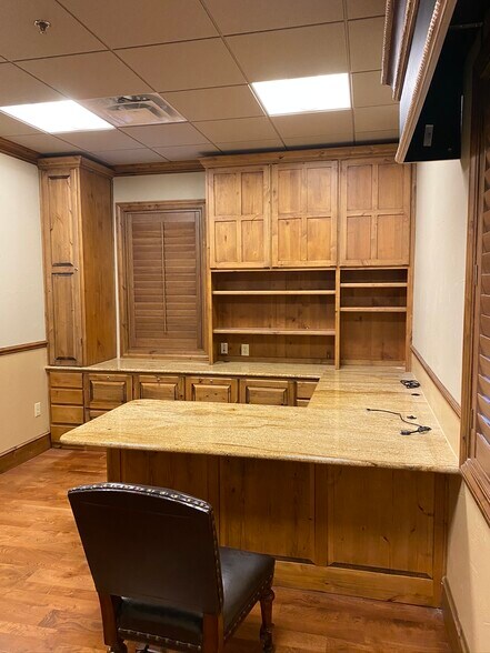 More Photos Of 12001 W Parmer Ln, Cedar Park Office For Lease