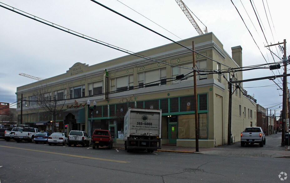 More Photos Of 115-125 NW Oregon Ave, Bend Restaurant For Lease