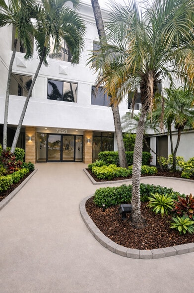 Primary Photo Of 7251 W Palmetto Park Rd, Boca Raton Medical For Lease