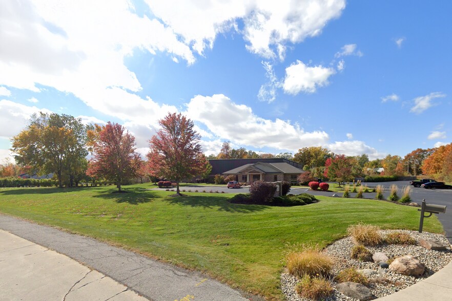 More Photos Of 7817 Honeywell Dr, Fort Wayne Warehouse For Sale