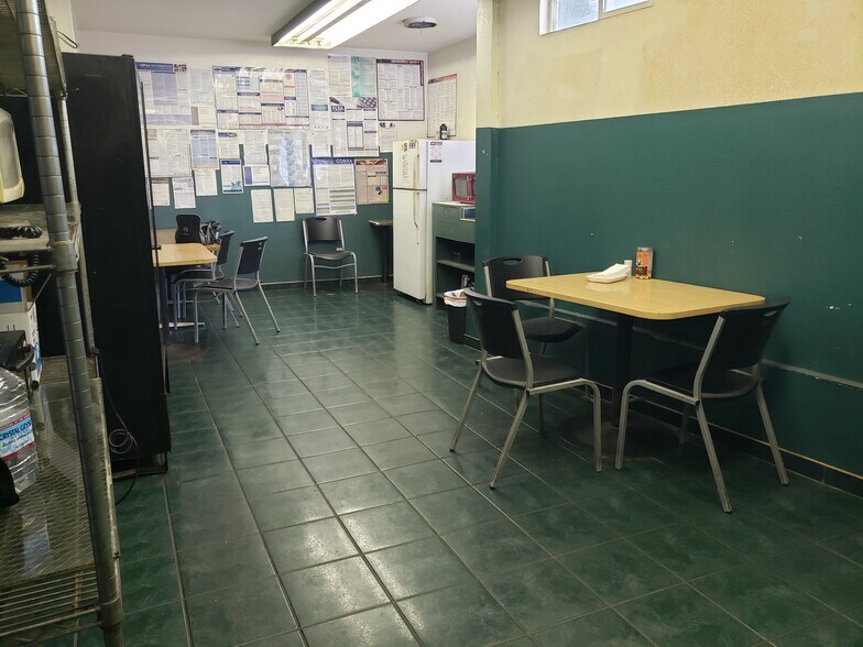 More Photos Of 1947 1st St, San Fernando Manufacturing For Sale