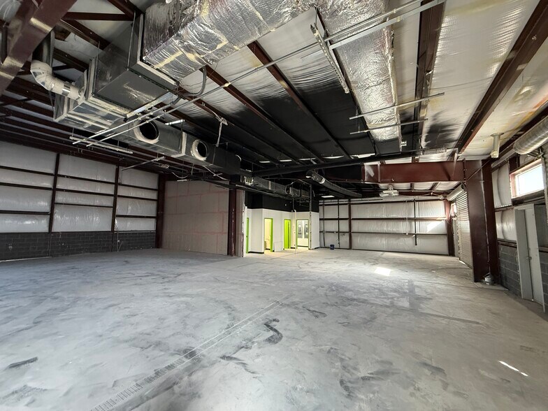 More Photos Of 1895 Appaloosa Dr, Sunland Park Showroom For Lease