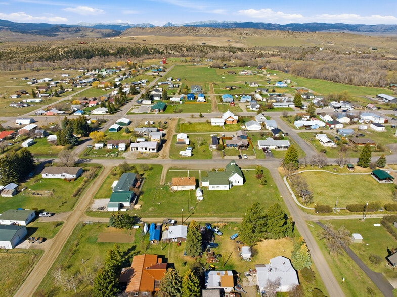 More Photos Of 210 Miles Ave, Clyde Park Specialty For Sale