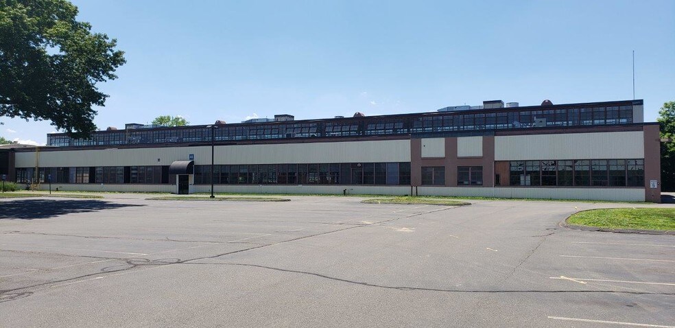 More Photos Of 44 Shelter Rock Rd, Danbury Unknown For Lease