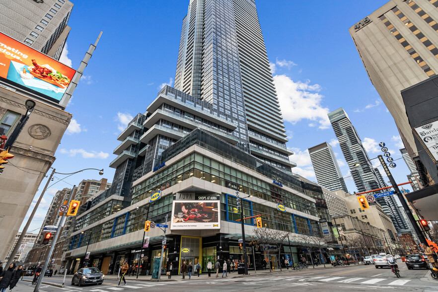 Primary Photo Of 384 Yonge St, Toronto Storefront For Lease