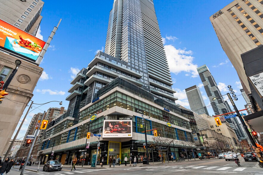 More Photos Of 384 Yonge St, Toronto Apartments For Lease