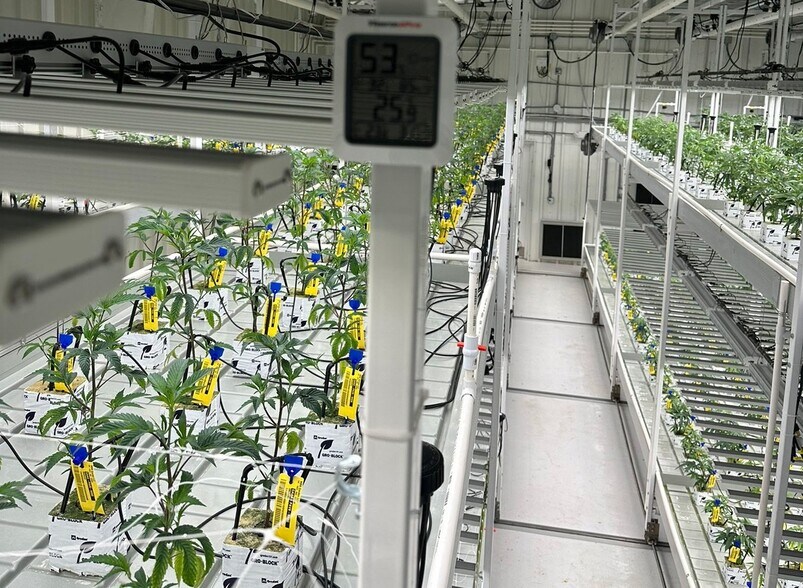 More Photos Of 609 Indian Rd, Seiling Auto Repair For Sale