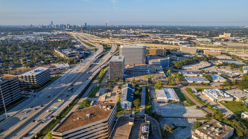 More Photos Of 2110 E Governors Cir, Houston Light Manufacturing For Sale