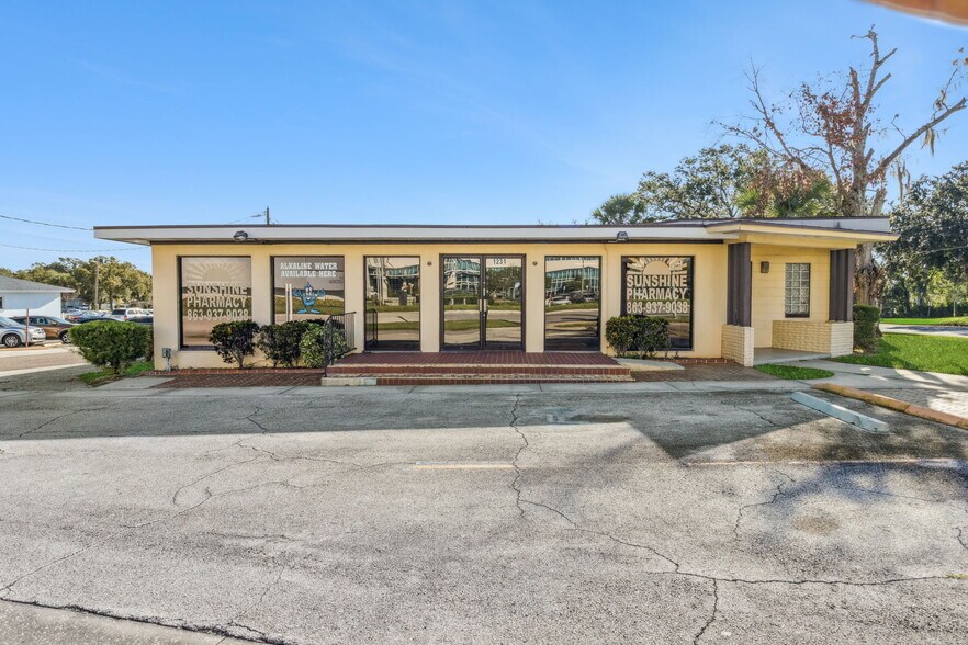 Primary Photo Of 1231 Lakeland Hills Blvd, Lakeland Freestanding For Sale