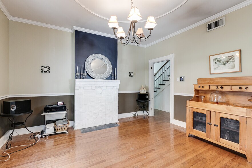 More Photos Of 10 S Auburn Ave, Richmond Office For Sale