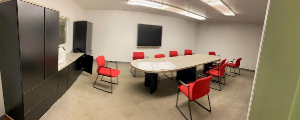 More Photos Of 111-135 Paine St, Troy Distribution For Sale