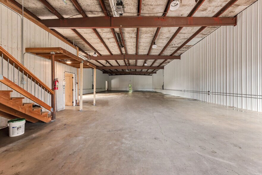 More Photos Of 1425 SE 9th St, Warrenton Warehouse For Lease