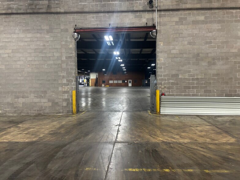 More Photos Of 150 Fox Sauk Rd, Ottumwa Warehouse For Lease