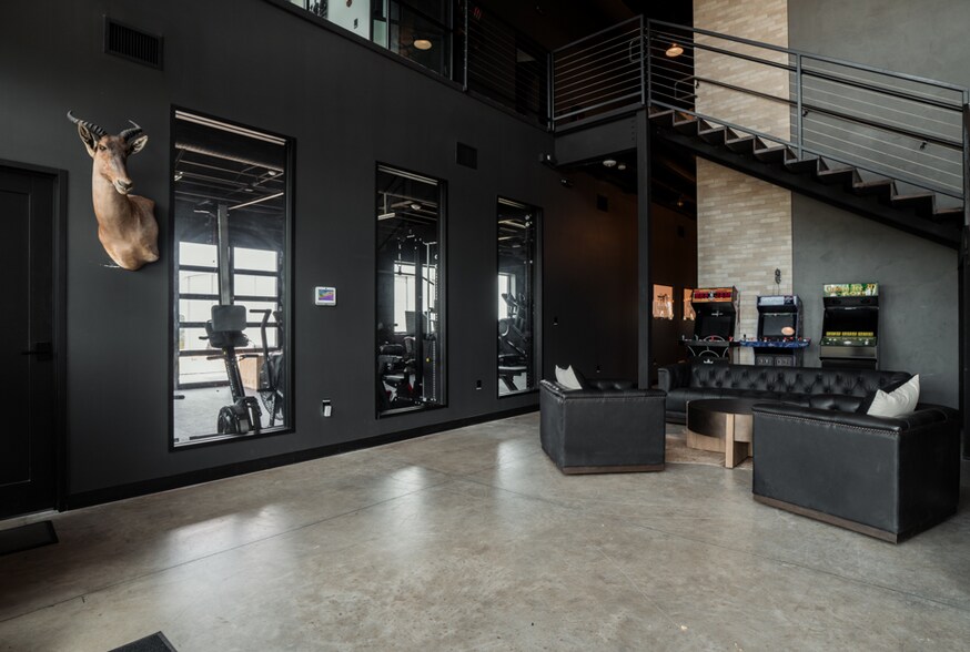 More Photos Of 195 American Way, Dripping Springs Flex For Lease