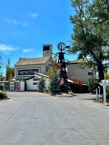 More Photos Of 1100 W 7800 S, West Jordan Service Station For Lease