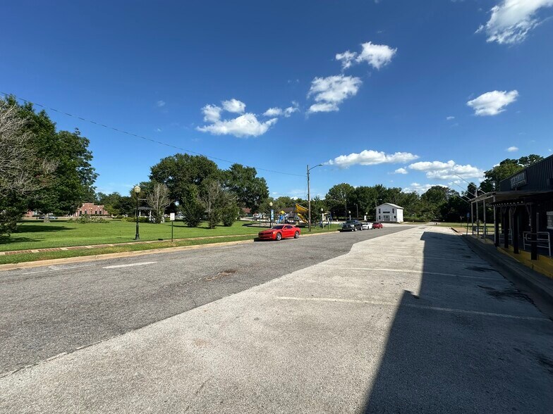 More Photos Of 190 S Commerce St, Frankston Restaurant For Sale