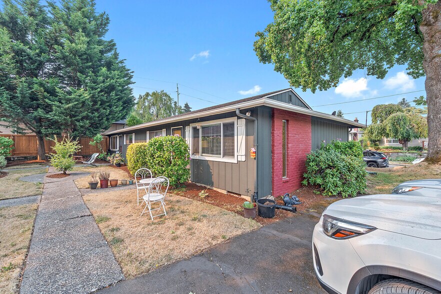 Primary Photo Of 806 SE Nehalem St, Portland Apartments For Sale