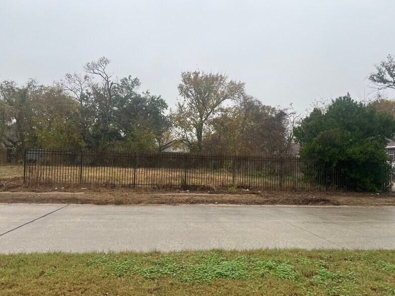 More Photos Of 8703 Lockwood dr, Houston Land For Lease