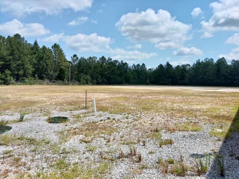 More Photos Of 4300 Highway 43, Mc Intosh Truck Terminal For Lease
