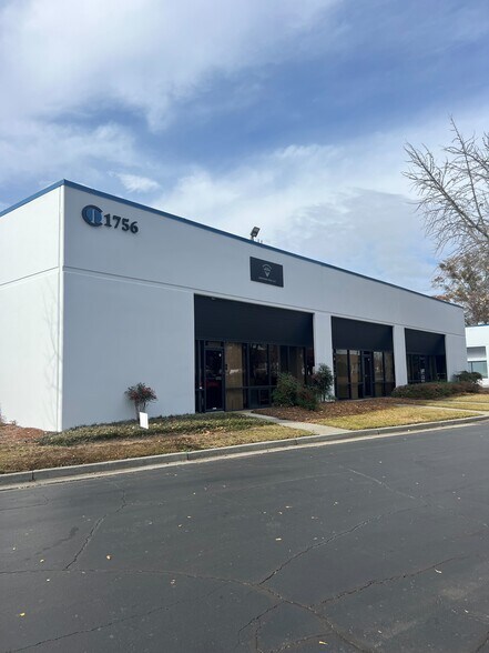 More Photos Of 6270 McDonough Dr, Norcross Unknown For Lease