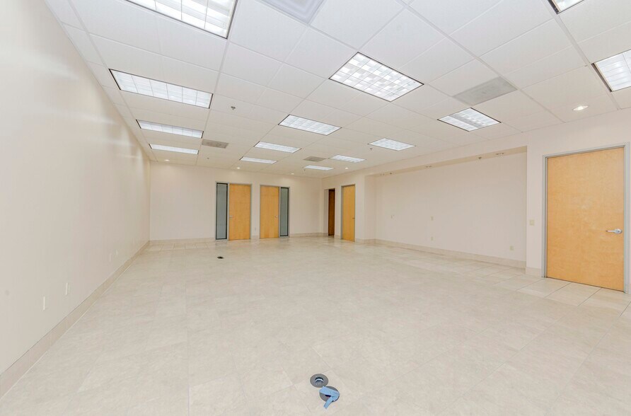 More Photos Of 530-540 E Alondra Blvd, Gardena Manufacturing For Lease