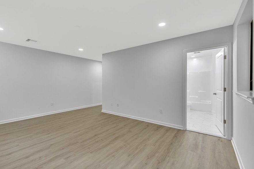 More Photos Of 253 Mantoloking Rd, Brick Apartments For Lease