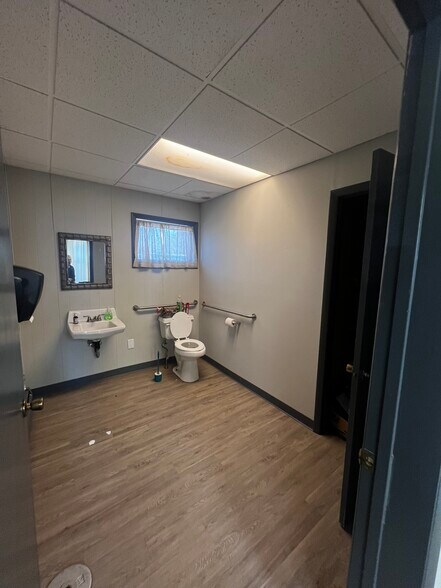 More Photos Of 1167 Central Ave, Albany General Retail For Sale