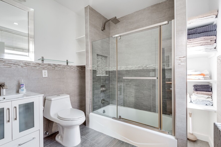 More Photos Of 58 Huron St, Brooklyn Multifamily For Sale