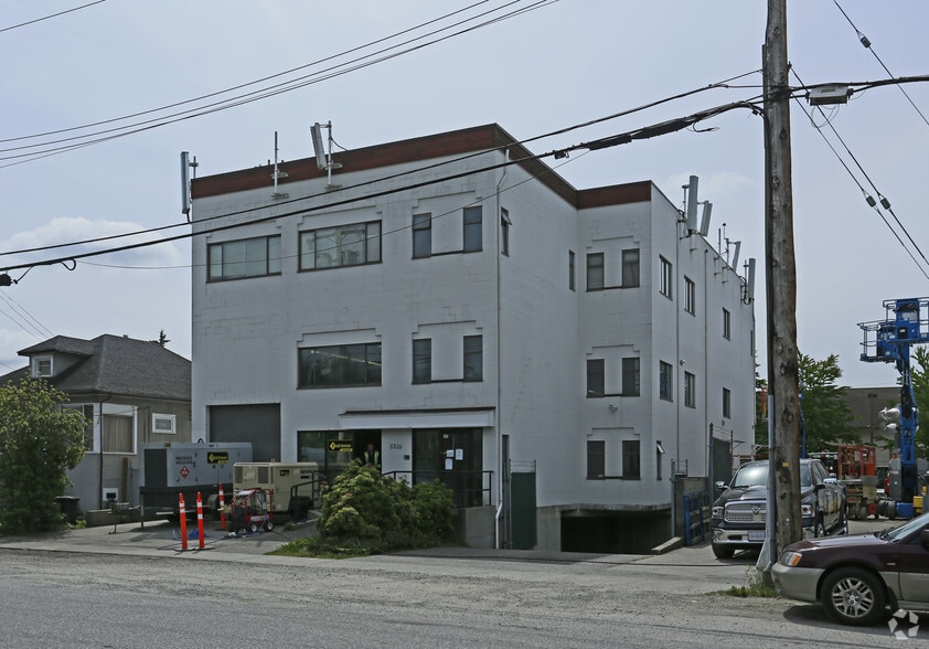 Primary Photo Of 5526 Dorset St, Burnaby Light Distribution For Sale