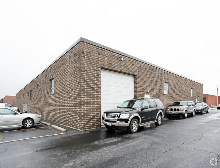 More Photos Of 201-207 William St, Bensenville Warehouse For Lease
