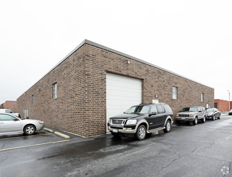 More Photos Of 201-207 William St, Bensenville Warehouse For Lease