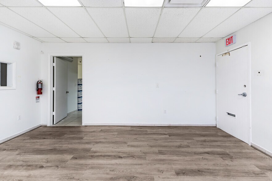 More Photos Of 5040 NW 7th St, Miami Medical For Lease