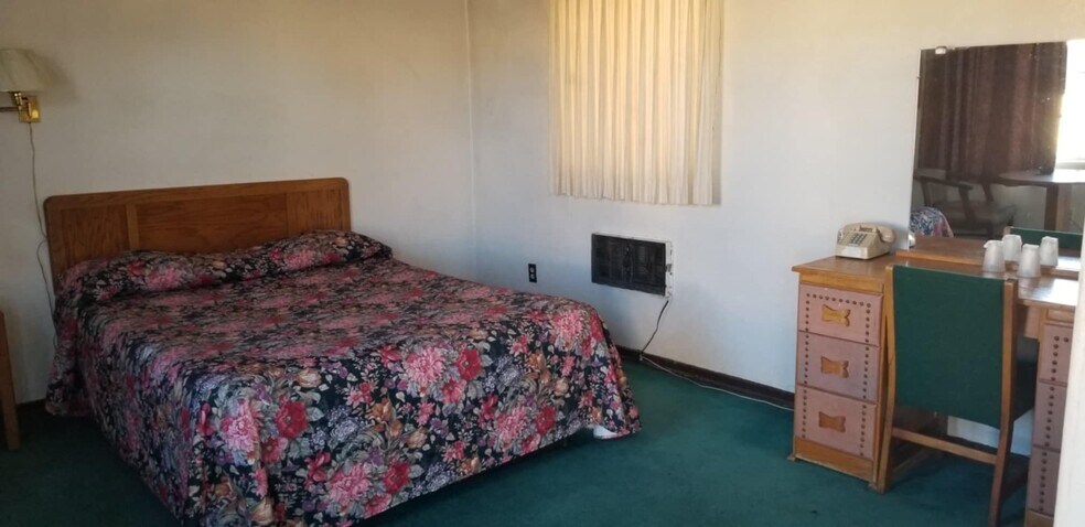 More Photos Of 6851 4th St NW, Los Ranchos De Albuquerque Hotel For Sale