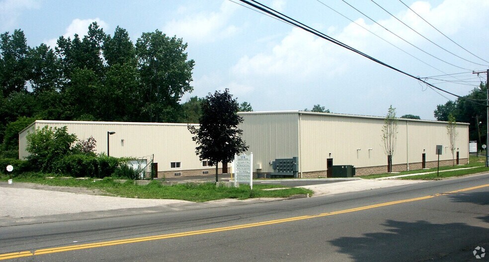 Primary Photo Of 35 Starr Rd, Danbury Warehouse For Lease
