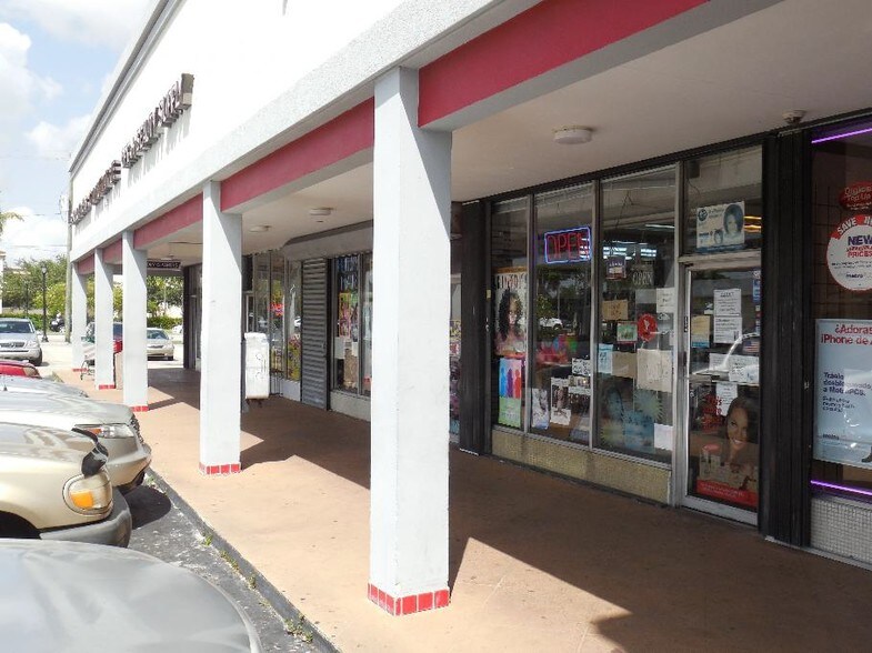 More Photos Of 5995-6081 W Sunrise Blvd, Sunrise Storefront Retail Office For Lease