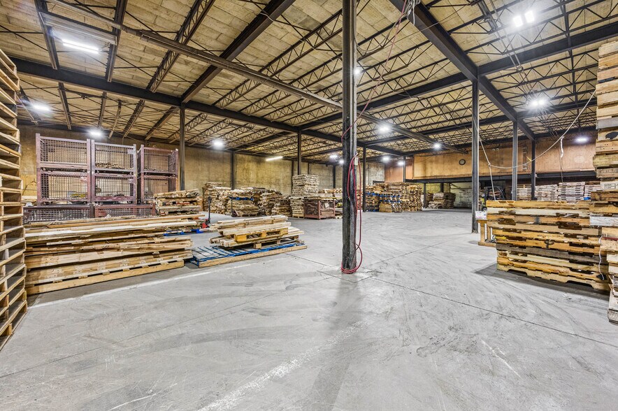 More Photos Of 227 West Ave, Albion Town Orleans Flex For Lease