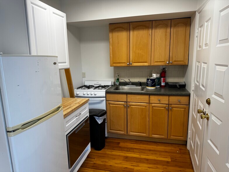 More Photos Of 2138 Wantagh Ave, Wantagh Office For Lease