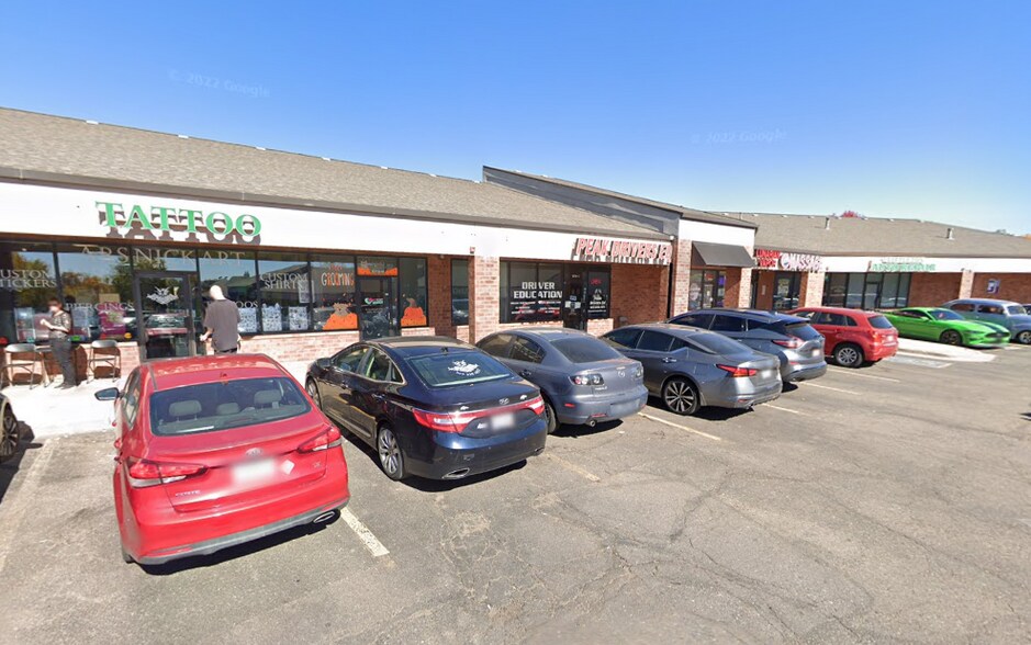Primary Photo Of 9719-9779 Coal Mine Ave, Littleton Storefront For Lease